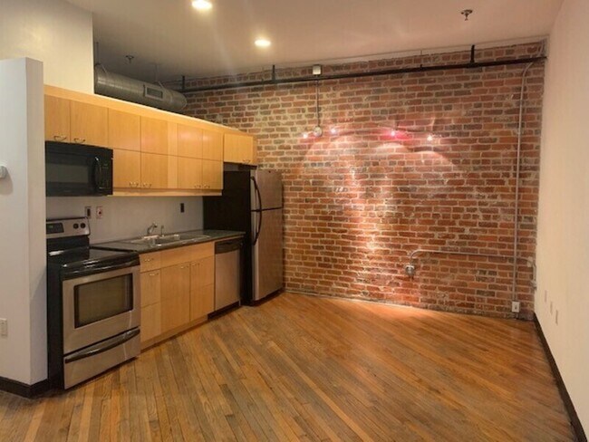 Foto del edificio - 1318 W. Broad St.