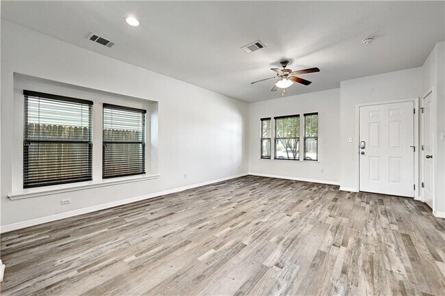 Building Photo - 4625 Esper Ln