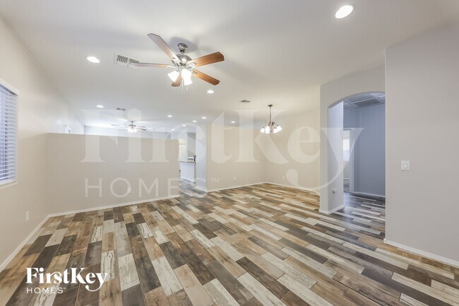 Foto del edificio - 4621 W Fortune Dr