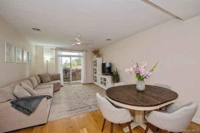 Foto del edificio - 1251 E 19th St