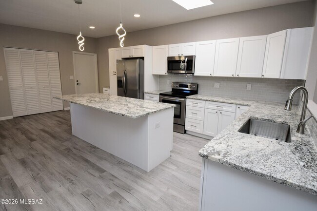 Foto del edificio - 4581 Cam Campero