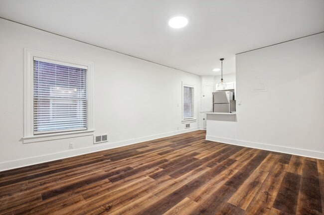 Interior Photo - 5th & Mercer Apartments - Vintage Charm an...