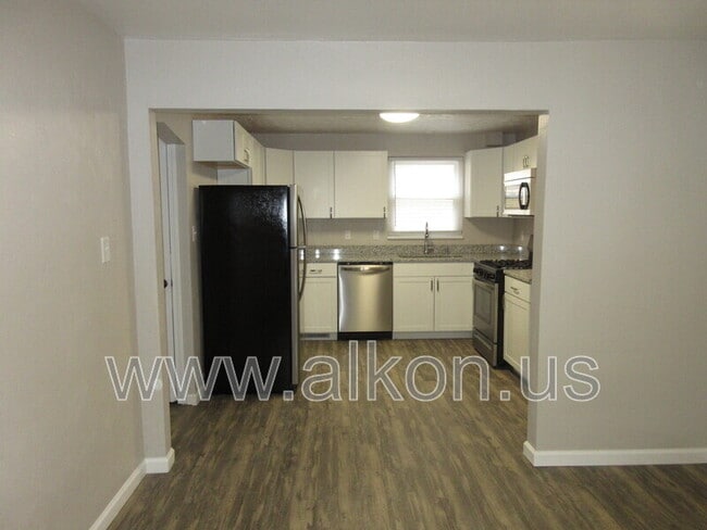 Foto del edificio - 346 Connor St