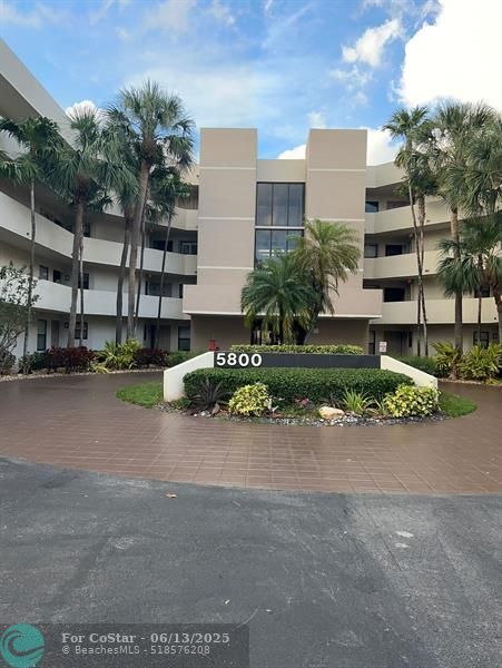 Foto del edificio - 5800 Camino Del Sol