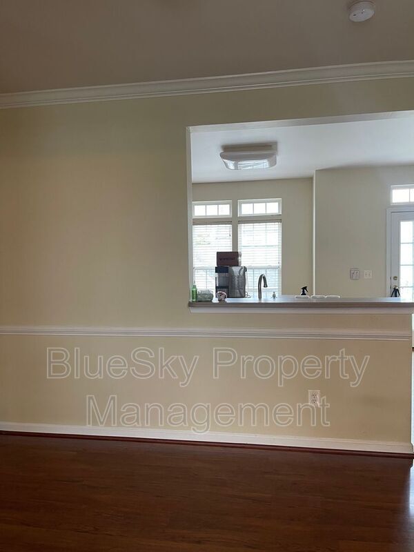 Building Photo - 2064 Lockwood Dr