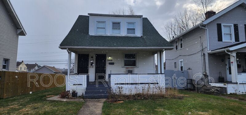 Primary Photo - 2009 Sullivant Ave
