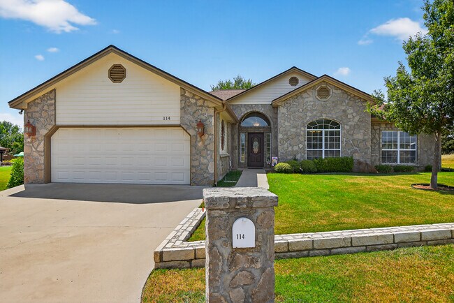 Building Photo - 114 Friend's Wood Ave