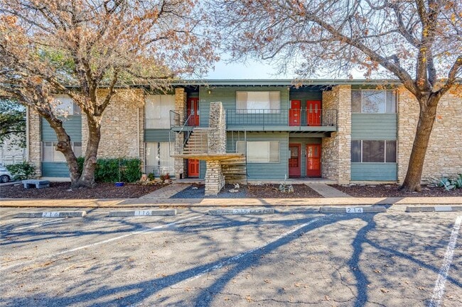Building Photo - 1304 Mariposa Dr