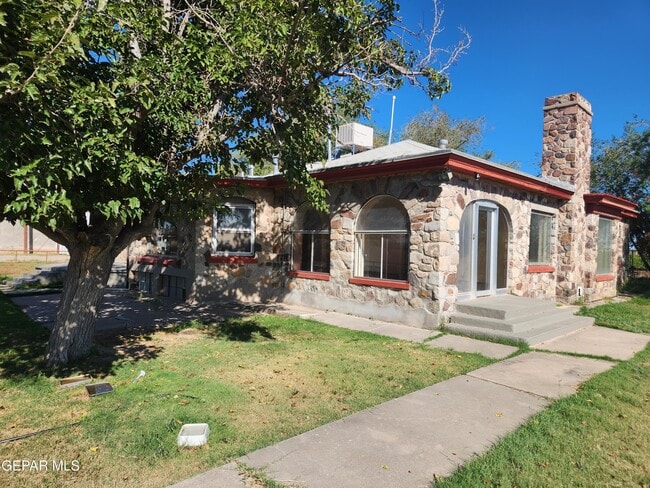 Building Photo - 6643 Westside Dr