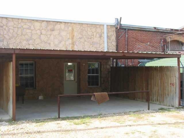  - 108 E Davilla St