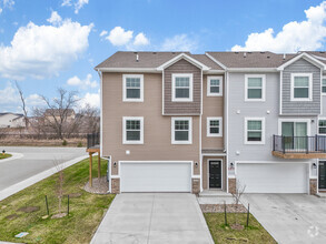 Building Photo - 2701 NW Kate Shelley Ln