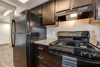 Building Photo - Miller Estates Apartments