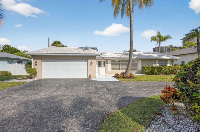 Building Photo - 1242 N Harbor Dr