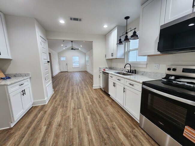 Foto del edificio - 3 Bedroom 2 Bathroom New Home