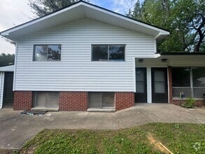 Building Photo - 1203 W Schwartz St