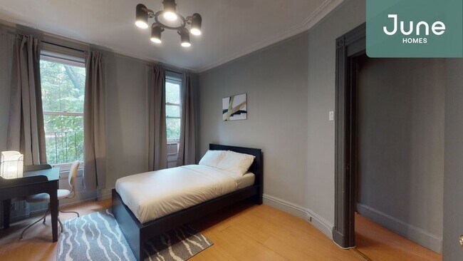 Foto del edificio - ROOM ONLY in 4-bed/1.0-bath Home