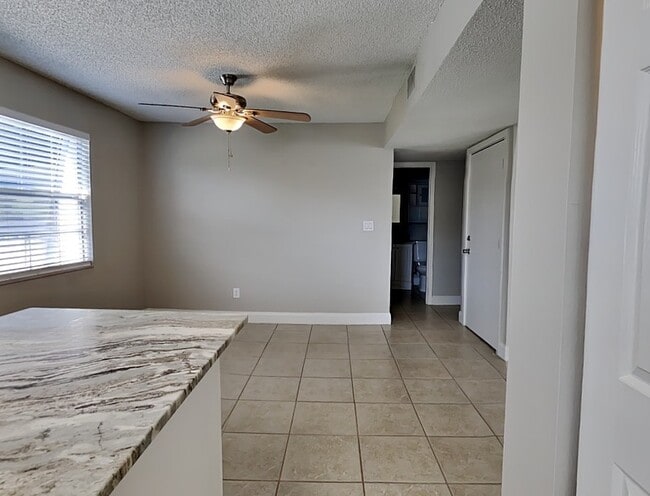 Building Photo - 1224 E Muriel St