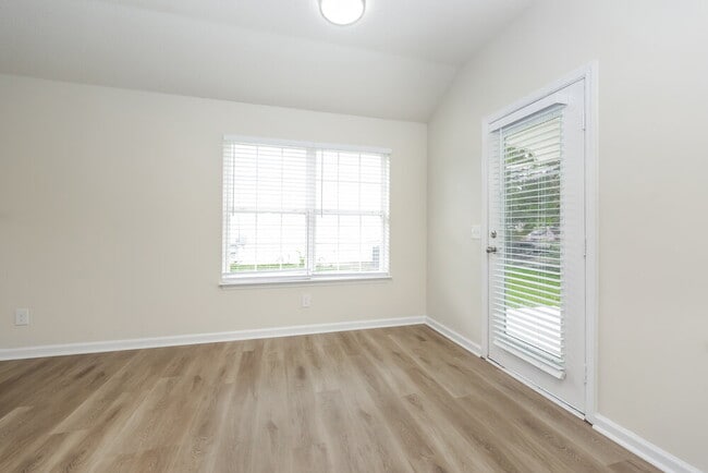 Building Photo - 492 Cedar Park Cir