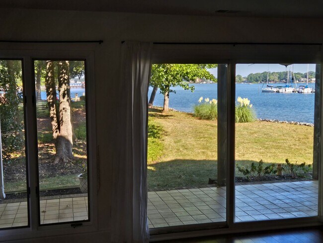 Foto del edificio - 7401 Mariner Cove Dr