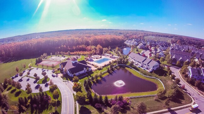 Foto del edificio - 45 Fells Dr