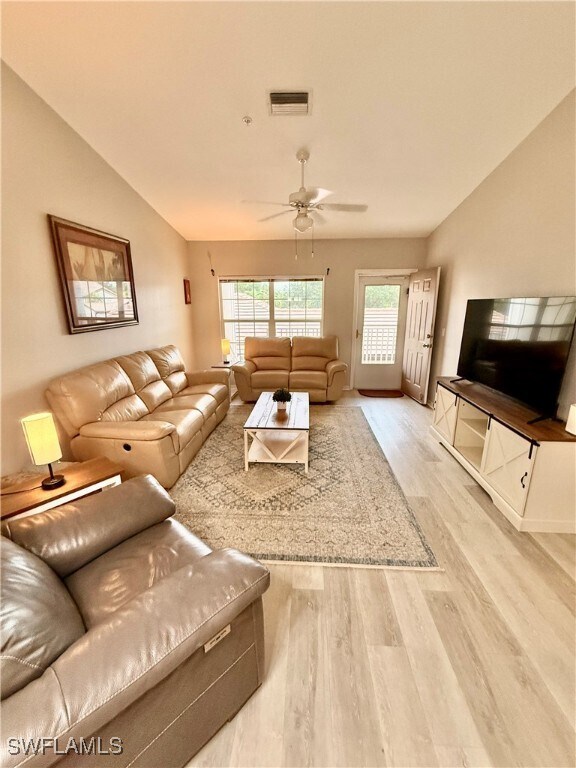 Foto del edificio - 28740 Diamond Dr