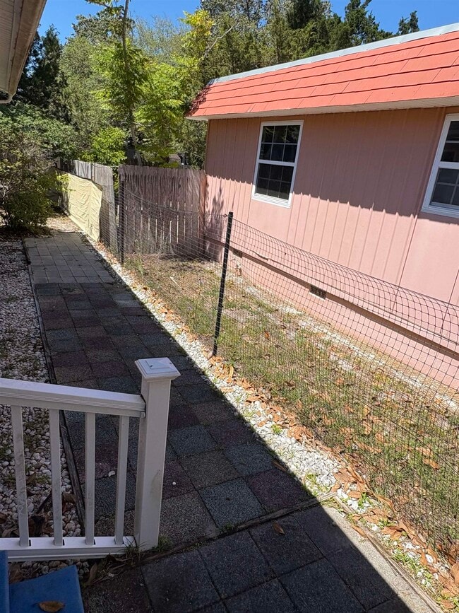 Building Photo - 892 Palermo Rd