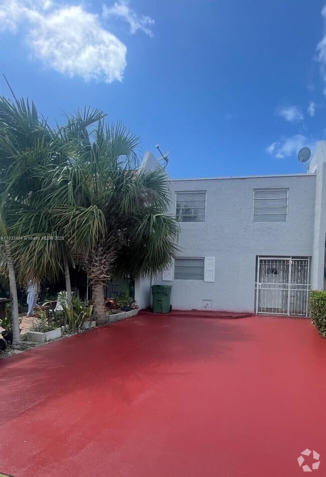 Building Photo - 921 W 80th Pl