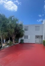 Building Photo - 921 W 80th Pl