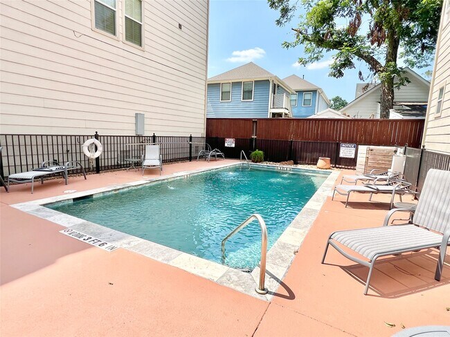 Foto del edificio - 2116 Couch St