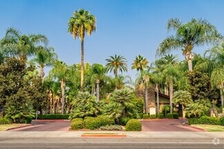 Building Photo - 2881-2909 Huntington Blvd