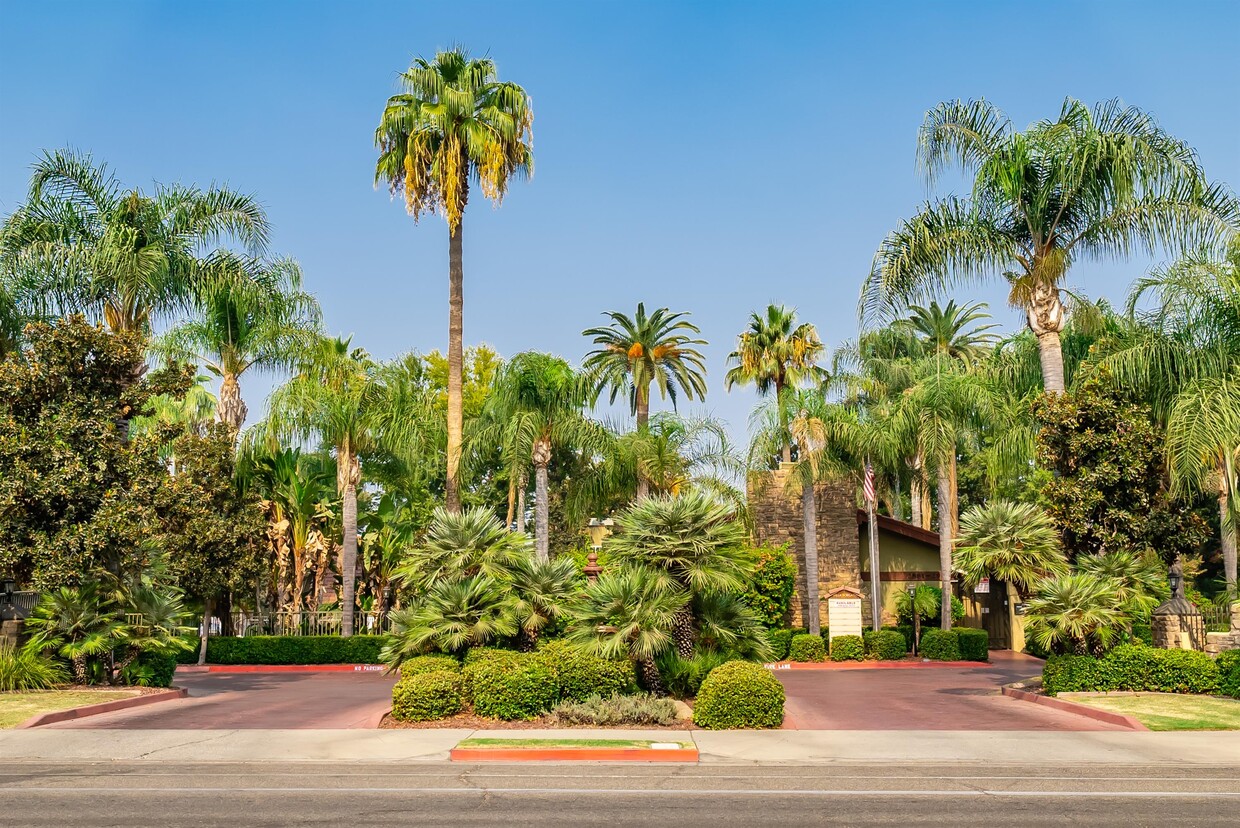 Primary Photo - 2881-2909 Huntington Blvd