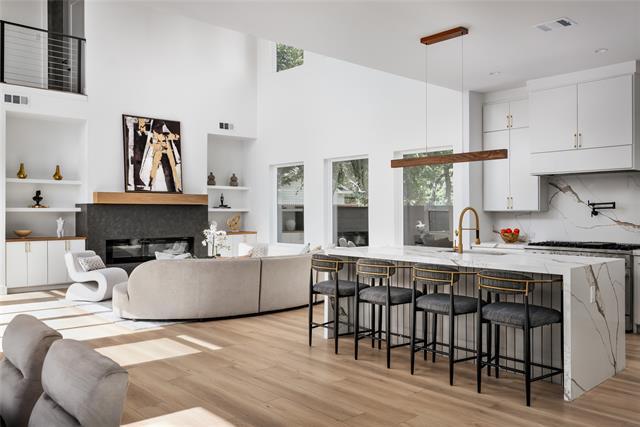 Foto del edificio - 2002 Angelina Dr