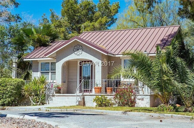 Building Photo - 8015 La Cienega St