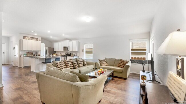 Foto del edificio - 6828 Kingsley Edge