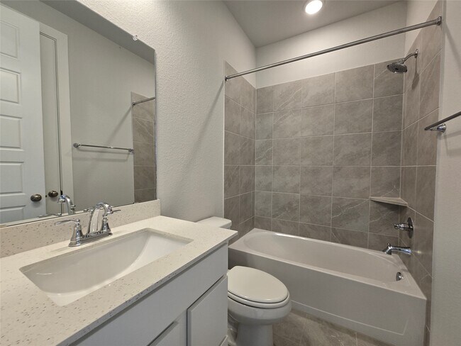 Foto del edificio - 29710 Burcreek Ln