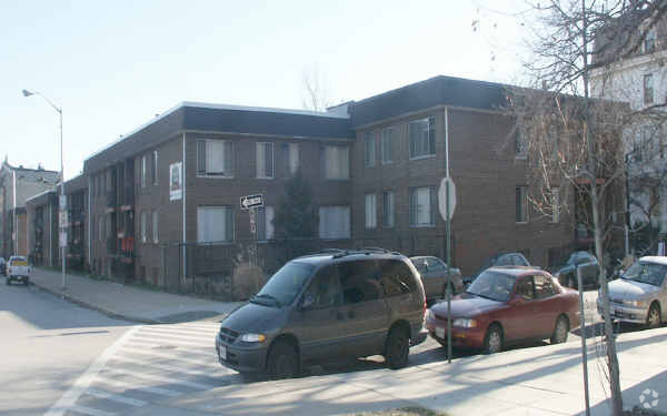 Building Photo - Medeso Manor Apartments