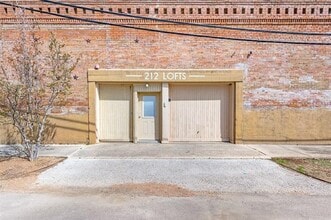 Building Photo - 212 Bolivar St