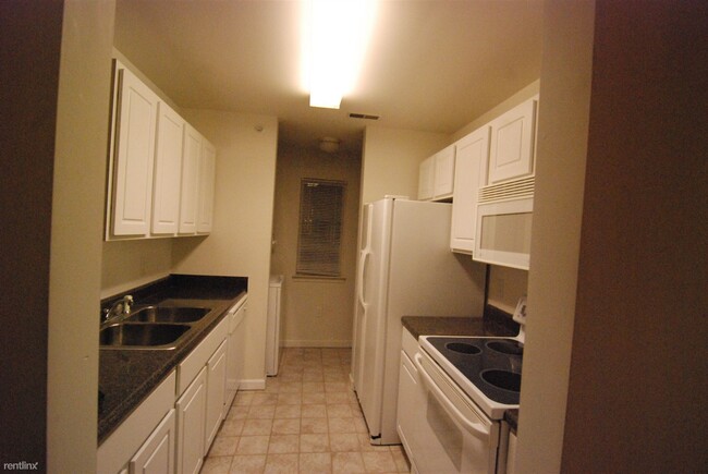 Building Photo - 3 br, 2 bath Condo - Walton Pond Community...