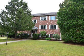 Building Photo - 9 Mayberry Dr