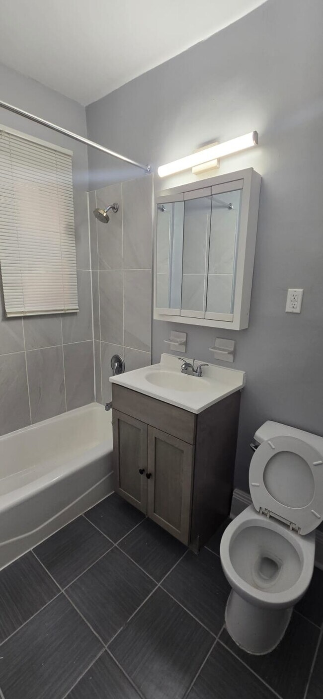 Foto del edificio - 227 N Oraton Pkwy