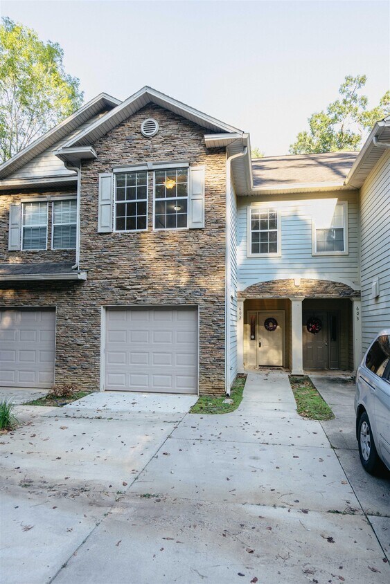 Foto principal - 1325 Stone Rd