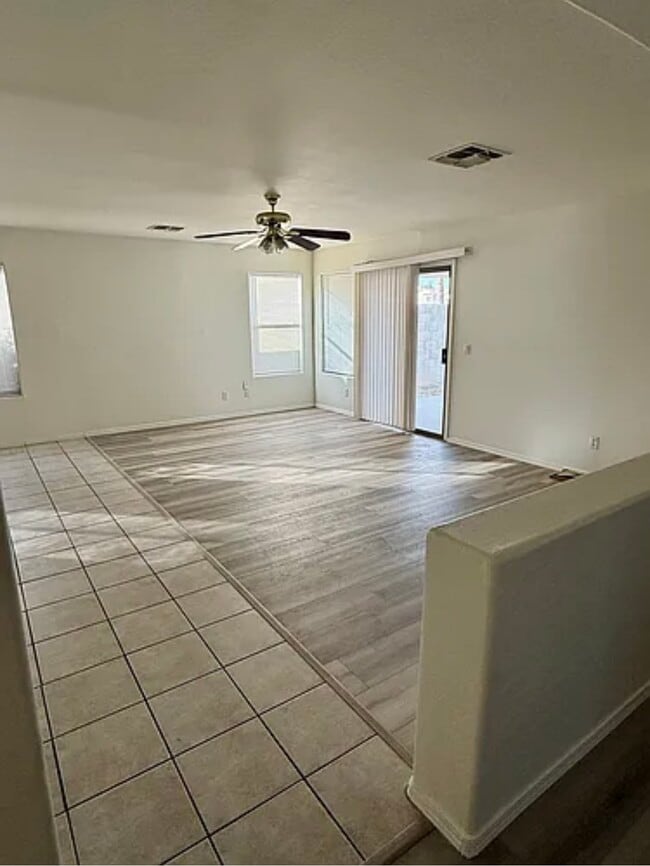 Foto del edificio - 10810 W Edgemont Ave