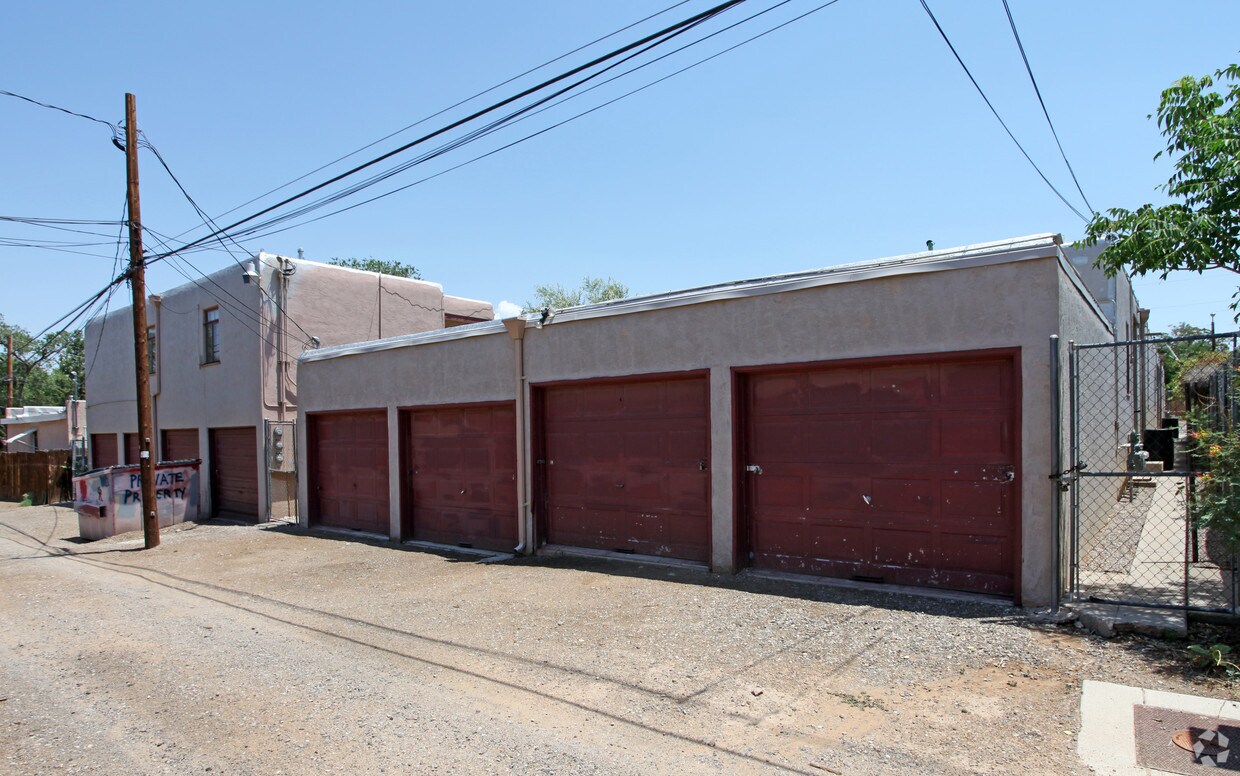 Building Photo - 413-415 Girard Blvd NW