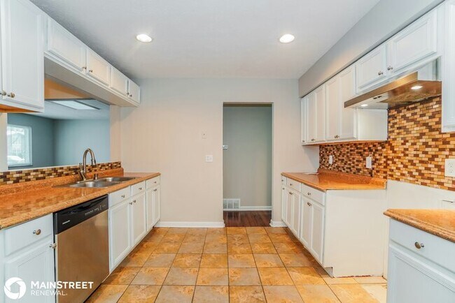 Foto del edificio - 3058 BLUE RIDGE RD, Columbus, OH 43219