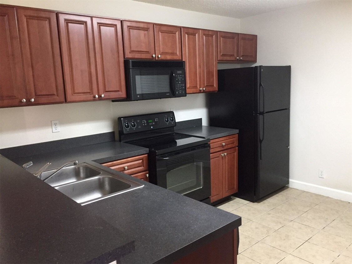 Foto principal - 10101 W Sunrise Blvd