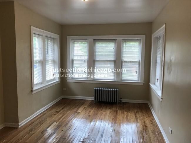 Building Photo - 7036 S Cregier Ave