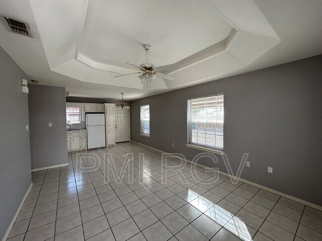 Foto del edificio - 2205 N Erica St