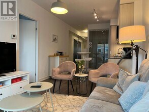 Building Photo - 609 Avenue Rd