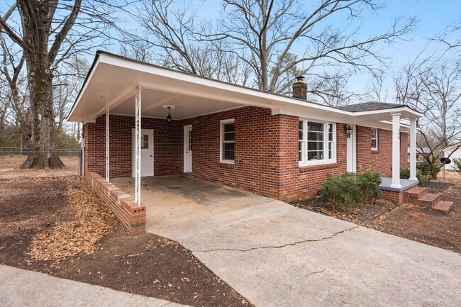 Building Photo - Beautiful 3BD Home in Clemson! Available Now