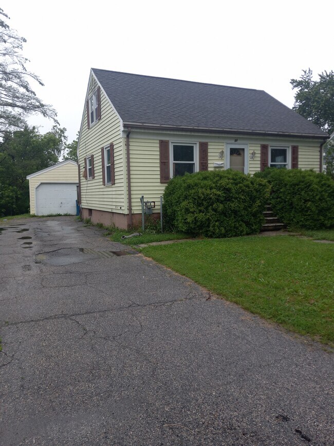 Building Photo - 33 Edgewood Ave